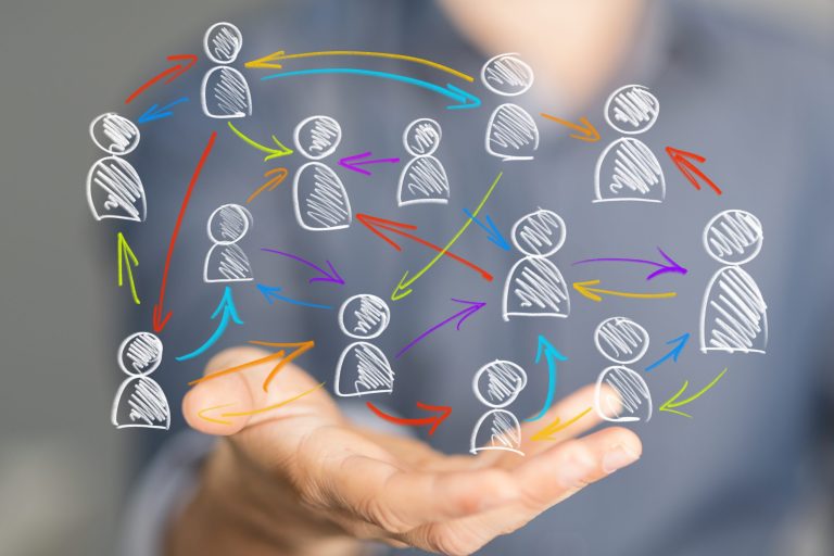 Connected Enterprise: Menschen als Icons miteinander verbunden.